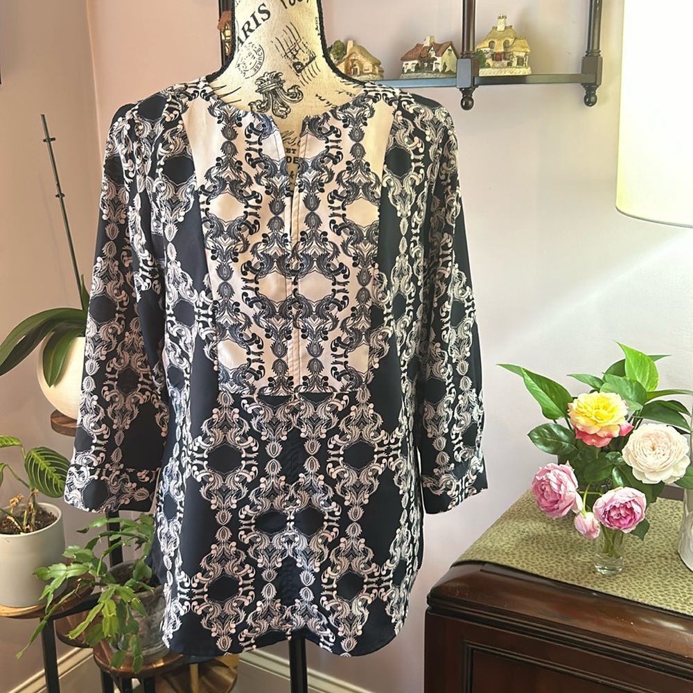 The Limited 3/4 length sleeves, black and crème blouse